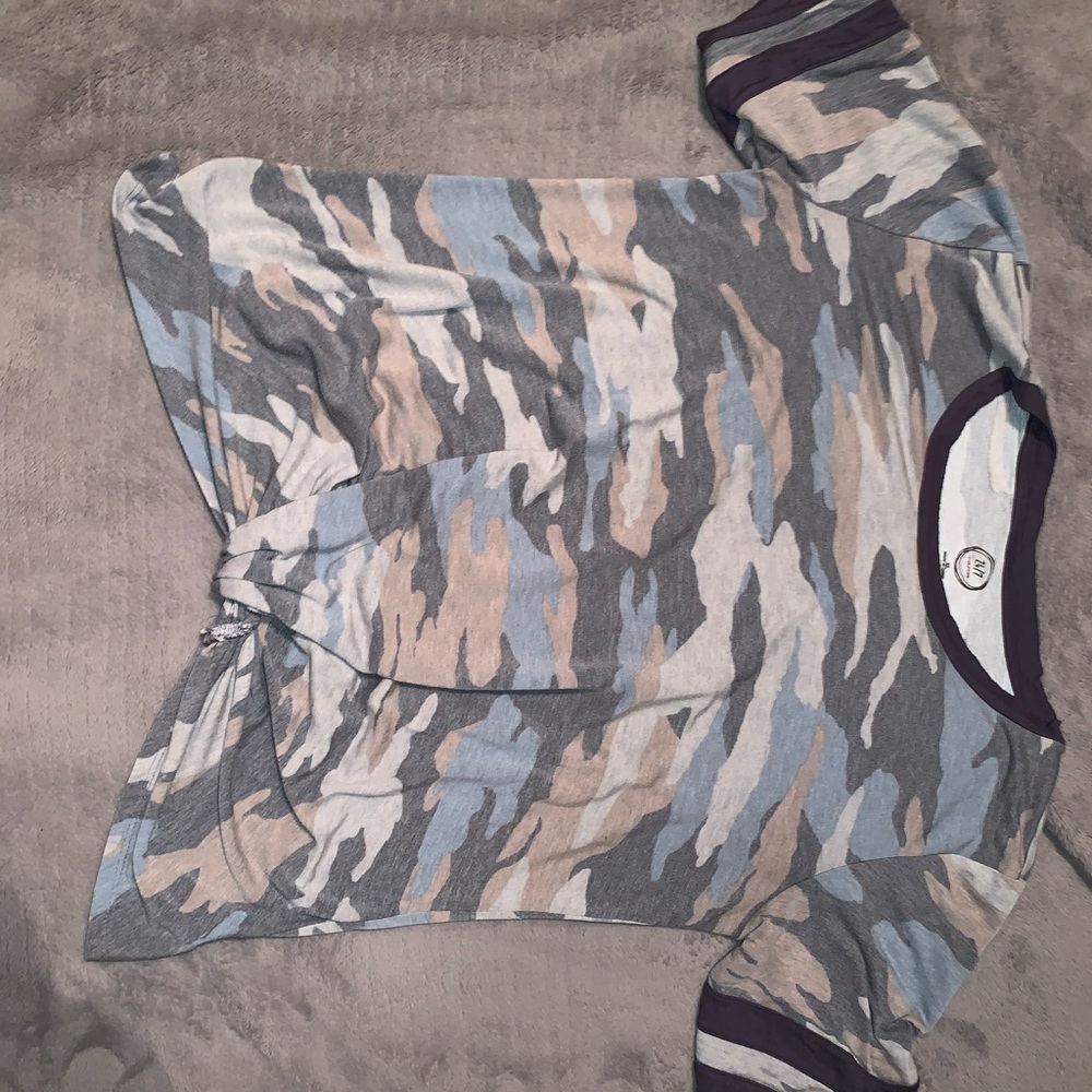 Camo tied tee!